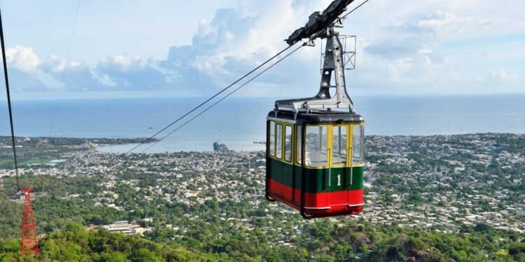 Dueños de tiendas reclaman reapertura del Teleférico de Puerto Plata