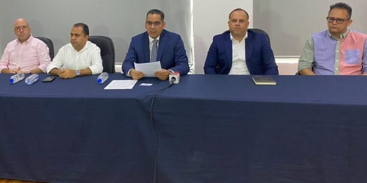 Sector textil denuncia irregularidades en proceso de adquisición de utilería escolar del INABIE