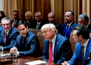 Trump dice que la UE se formó para «joder» a EEUU y planea que los aranceles ronden el 25%