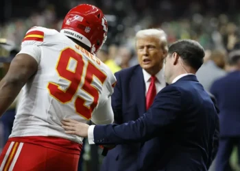 Trump dice que sus seguidores abuchearon a Taylor Swift en el Super Bowl