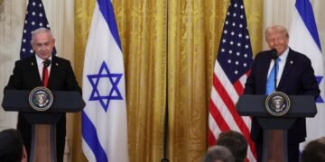 Trump dice que EU tomará el control de Gaza y liderará su reconstrucción