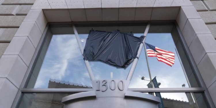 Suspensión de ayuda exterior de Trump podría dar a China una oportunidad en escenario mundial