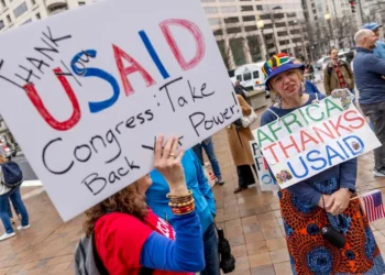 Trump pone fin a la histórica Usaid, mientras sus trabajadores recogen sus pertenencias