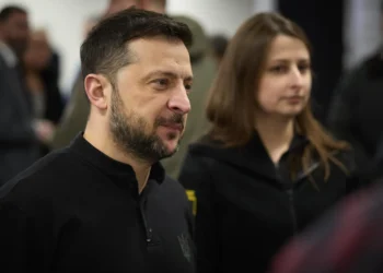 Zelenski pide ir «más allá» del dinero y llama a la creación de un «Ejército europeo»