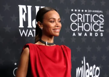 Zoe Saldaña gana premio a mejor actriz de reparto en los Critics Choice Awards