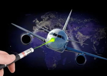 Aviación Civil denuncia uso de láser contra aviones en aeropuertos dominicanos