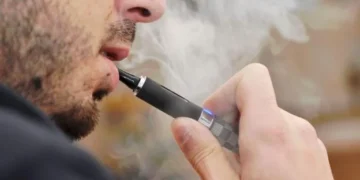 Nueva York demanda a 13 distribuidoras de cigarros electrónicos por epidemia de vapeo