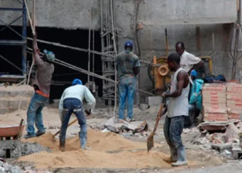 Acoprovi solicita la regularización de 87,000 trabajadores haitianos en el sector construcción