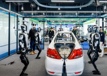 El primer campo de entrenamiento para robots humanoides ya es real: quieren entrenar a más de 1.000 a la vez