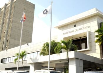 CREES: «República Dominicana tiene un problema de gasto público, no de ingresos fiscales