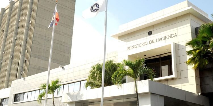 CREES: «República Dominicana tiene un problema de gasto público, no de ingresos fiscales