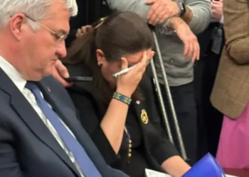 El gesto desolado de la embajadora de Ucrania en la Casa Blanca mientras Trump abroncaba a Zelenski