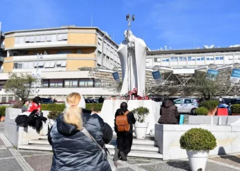 El papa ha descansado bien y el domingo se difundirá sólo el texto del ángelus