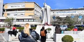 El papa ha descansado bien y el domingo se difundirá sólo el texto del ángelus