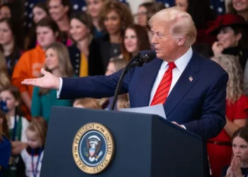 Trump acusa a medios de haber recibido dinero «robado» de la Agencia Usaid