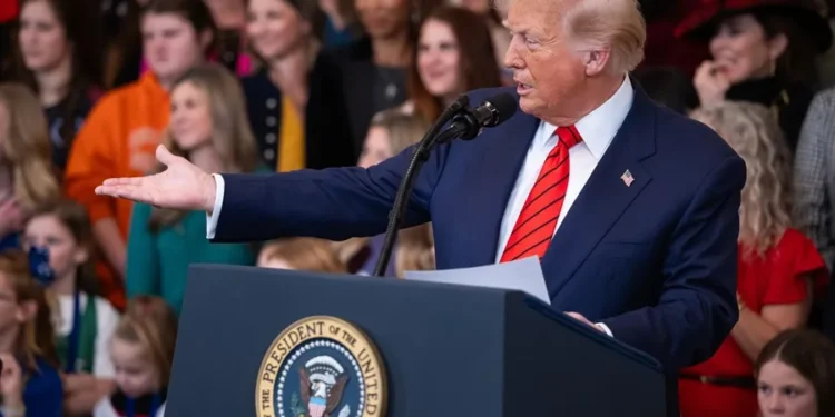 Trump acusa a medios de haber recibido dinero «robado» de la Agencia Usaid