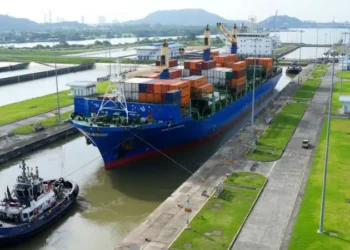 Consorcio EEUU compra puertos operados por China en Panamá