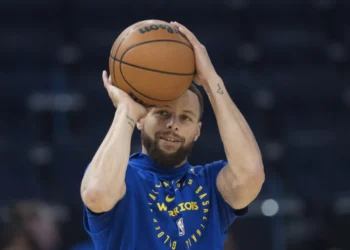 Stephen Curry se une a su alma mater Davidson como asistente de gerente general de baloncesto