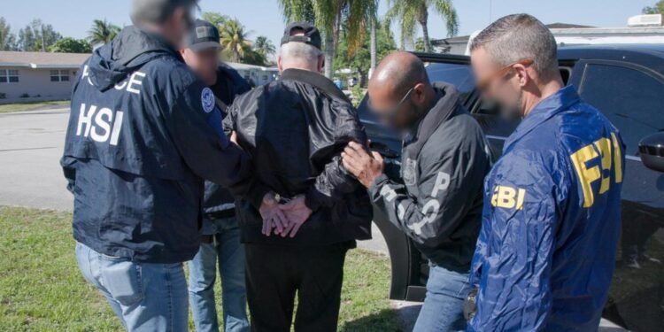 «Tiempos peligrosos», erosión del estado de derecho en EE.UU. comienza con los extranjeros