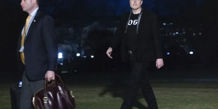 Musk dona a miembros del Congreso del Partido Republicano que apoyan destitución de jueces