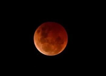 Cómo y cuándo se puede ver el eclipse lunar total en América Latina y el Caribe