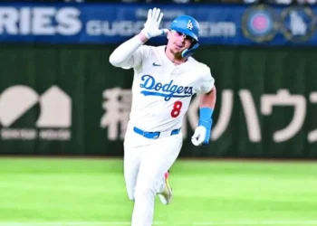 Las Estrellas Orientales contratan al receptor agente libre Francisco Peña