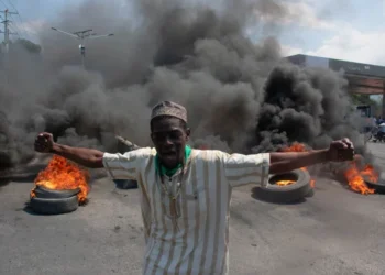 Haití: Pandilleros saquean y queman instalaciones de radio