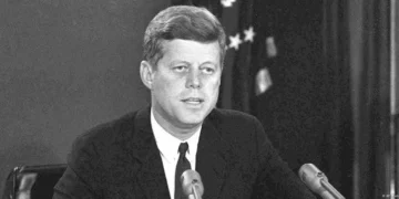 Trump desclasifica archivos inéditos sobre asesinato de JFK