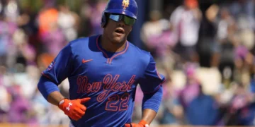 104 jugadores dominicanos abren temporada con salarios por US$595,196,765 millones