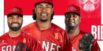 Leones firman al zurdo Cabrera y a los derechos Santos y Pérez