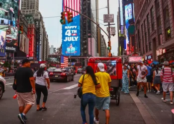 Población en EE.UU. crece solo por los migrantes