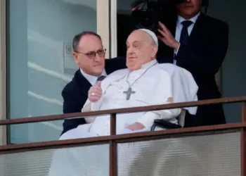 Incertidumbre ante la convalecencia del papa Francisco en el Vaticano