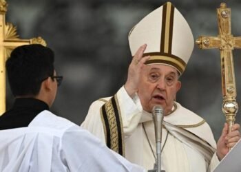 El papa aprueba desde el hospital un calendario hasta 2028 para consolidar pasado Sínodo