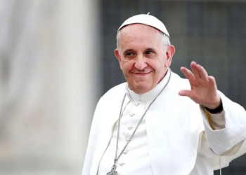 El papa pide “desarmar la Tierra” en una carta enviada desde el hospital a diario italiano