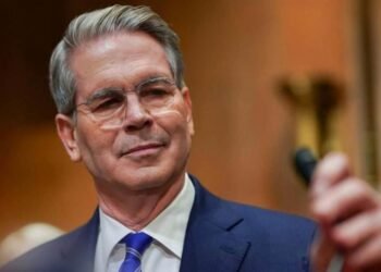 Secretario del Tesoro de EEUU asegura que los fabricantes chinos «se tragarán» los aranceles