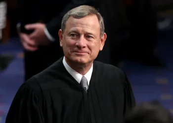 El presidente del Supremo de EEUU reprende a Trump por sus ataques contra un juez federal