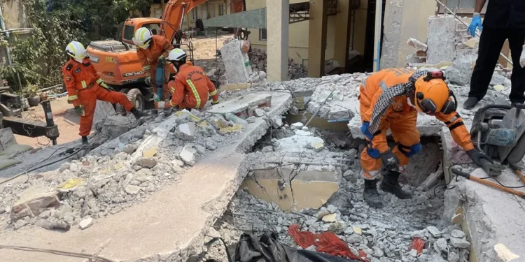 Continúa la búsqueda de supervivientes en Birmania y Tailandia, cuatro días después del terremoto