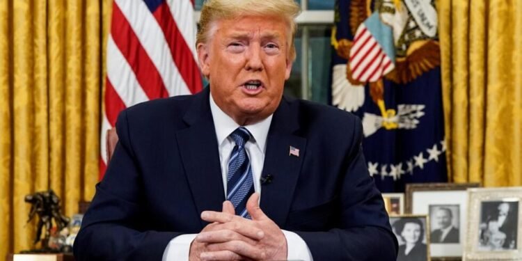 Trump examina prohibir la entrada a EE.UU. de personas de más de 40 países, según NYT