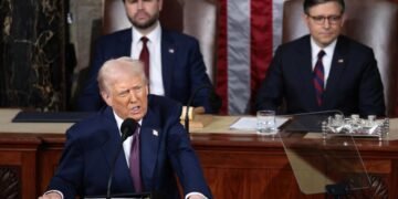 Trump revela que Zelenski le dijo que está preparado para negociar la paz con Rusia