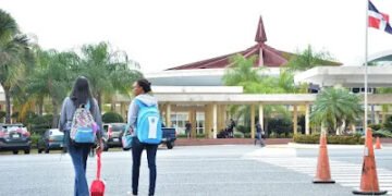 Mujeres representan el 71 % de la matrícula estudiantil de la UASD