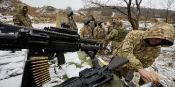 El Kremlin insiste en que Putin y Trump abordaron la suspensión de la ayuda militar a Ucrania