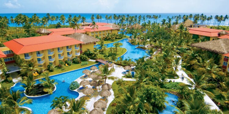 Playa Hotels & Resorts celebra la gran apertura de Wyndham Alltra Punta Cana