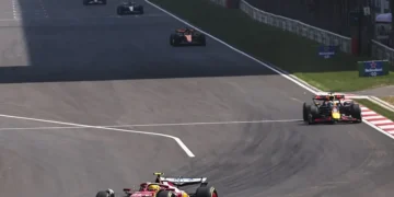 Lewis Hamilton se alza con la victoria en la carrera al esprint del GP de China