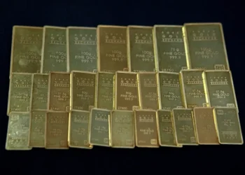 La guerra comercial, el miedo a la recesión y un dólar débil elevan al oro a máximos