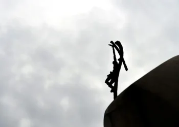 El papa agradece a los médicos los cuidados y recibe a las autoridades vaticanas