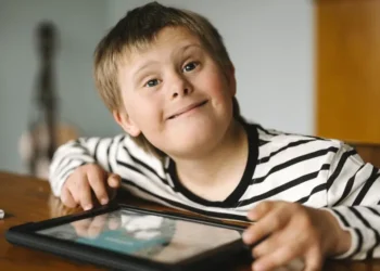 Logran eliminar en laboratorio el cromosoma extra del síndrome de Down, abriendo la puerta a futuras terapias