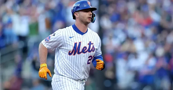 Con sencillo decisivo de Alonso, Mets barren a Azulejos por primera vez desde 2001