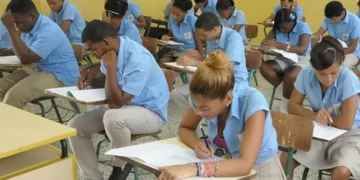 Jóvenes dominicanos se ubican en los niveles más bajos de aprendizajes de la región