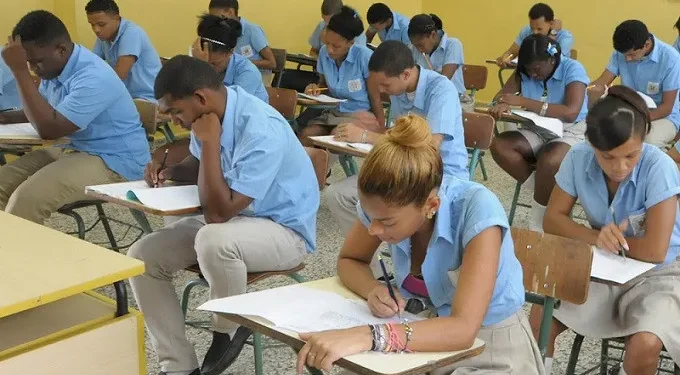 Jóvenes dominicanos se ubican en los niveles más bajos de aprendizajes de la región