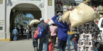 Se registra salida voluntaria de 580 haitianos de por Dajabón; decenas también abandonan Friusa